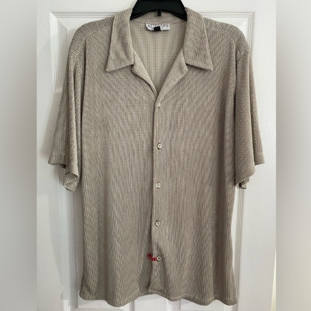 Attitudes men’s polyester knit button down S/S shirt, Size Large